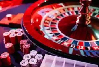 Live dealer casino table on rabet game for Filipino players